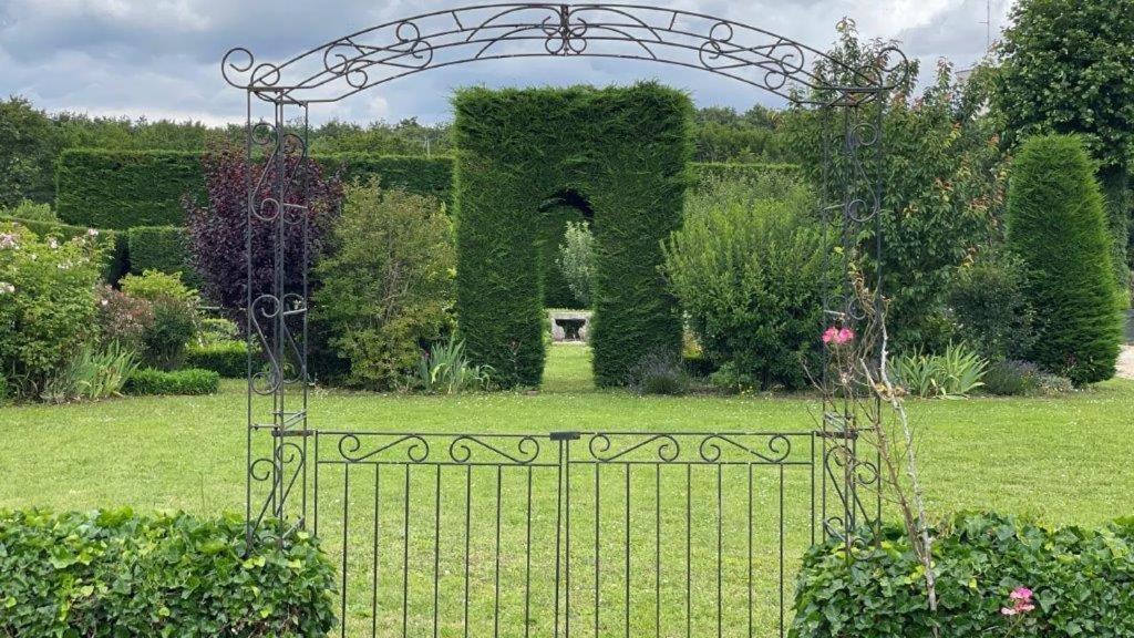 Domaine De Bel Ebat Hotel Paucourt Exterior photo