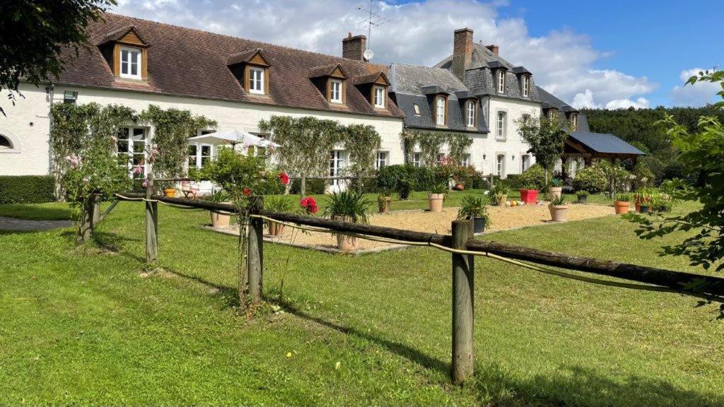 Domaine De Bel Ebat Hotel Paucourt Exterior photo